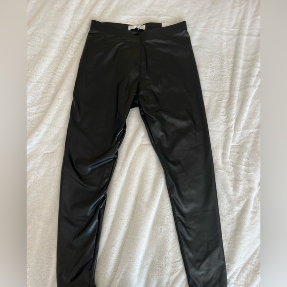 NWT KanCan Faux Leather Legging Medium - Picture 4 of 8